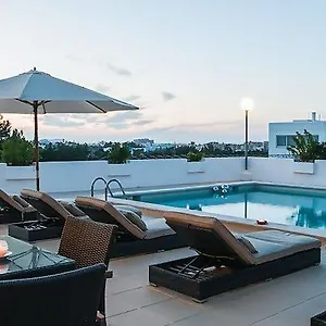 https://apartamentos-sunset-oasis-ibiza-only-adults.balearic-islands.net