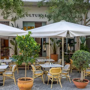 https://hostal-borras-el-port.balearic-islands.net